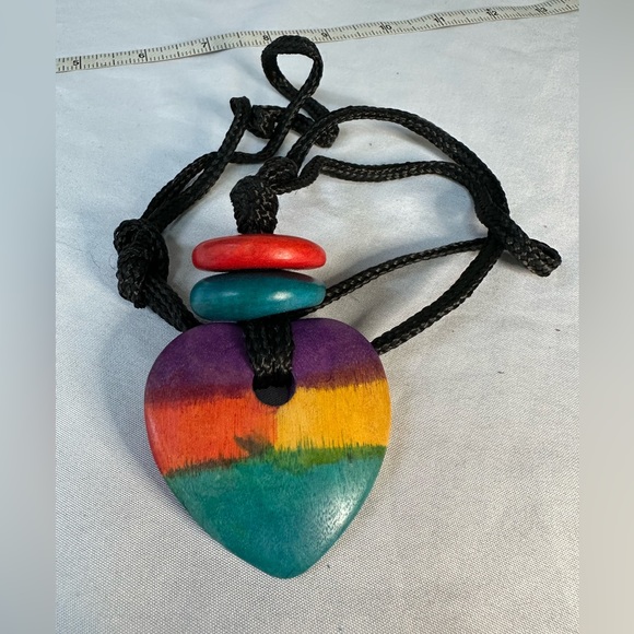 Rainbow colorful carved wooden heart necklace - Picture 3 of 4